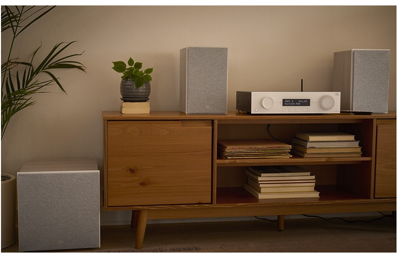JBL MA710