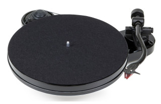 Pro-Ject RPM 1 Carbon 2